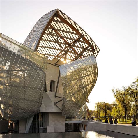 fondation louis vuitton booking.